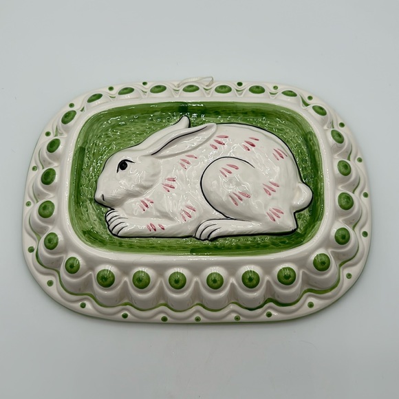 Sigma the Tastesetter White Bunny Rabbit Ceramic Hanging 3-D Mold Easter - Picture 2 of 16